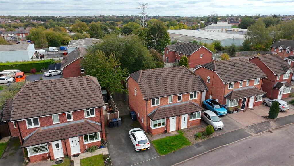 *NEW CARPETS THROUGHOUT* York Close, Bournville, Birmingham