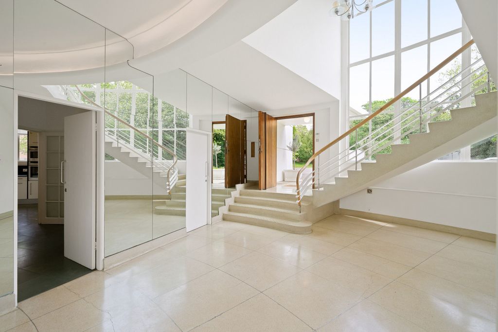 Additional image 15 of 6 bed country house to rentSt. Anns Hill Road, Chertsey KT16