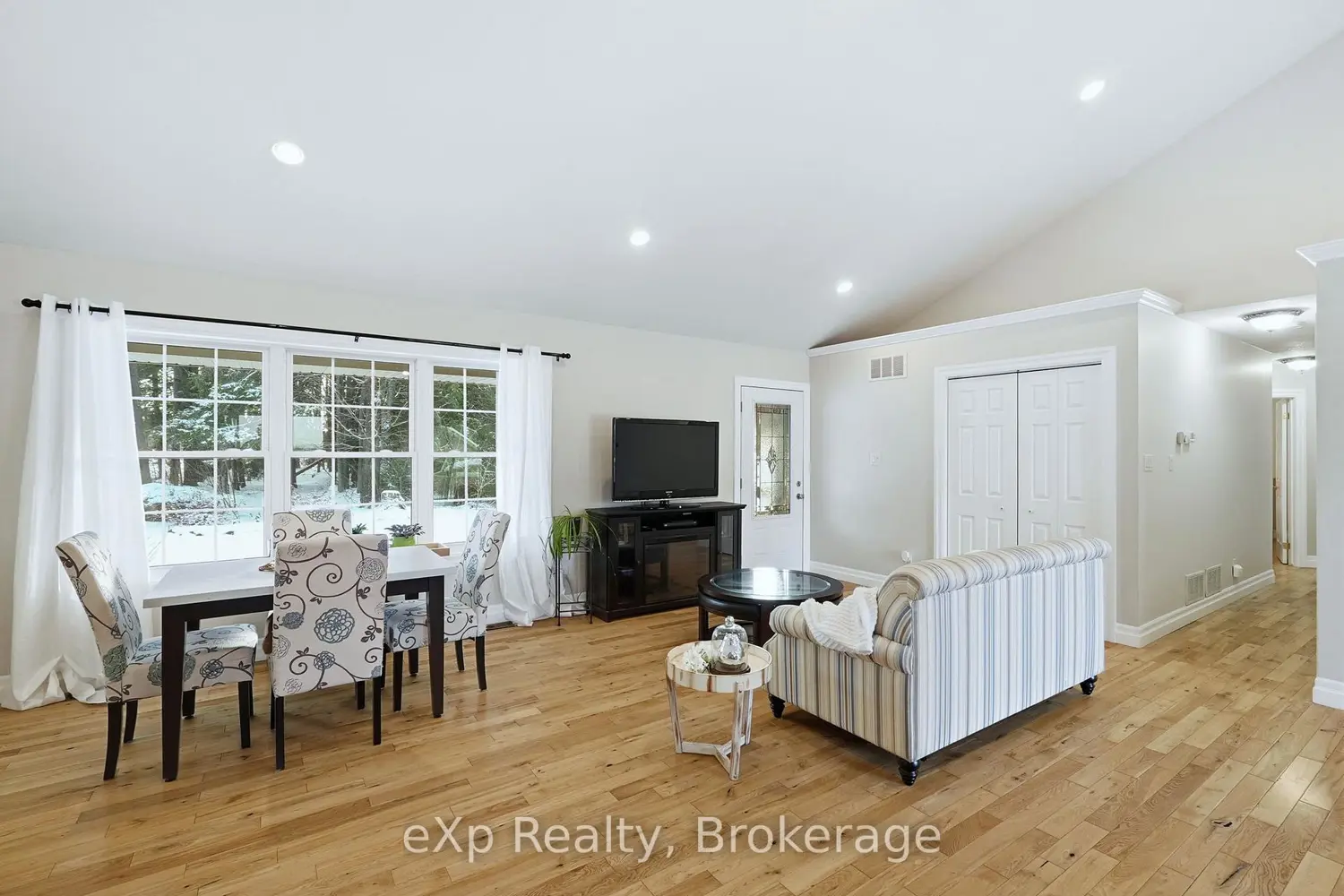 Additional image 9 of 401309 Grey Road 17 Road