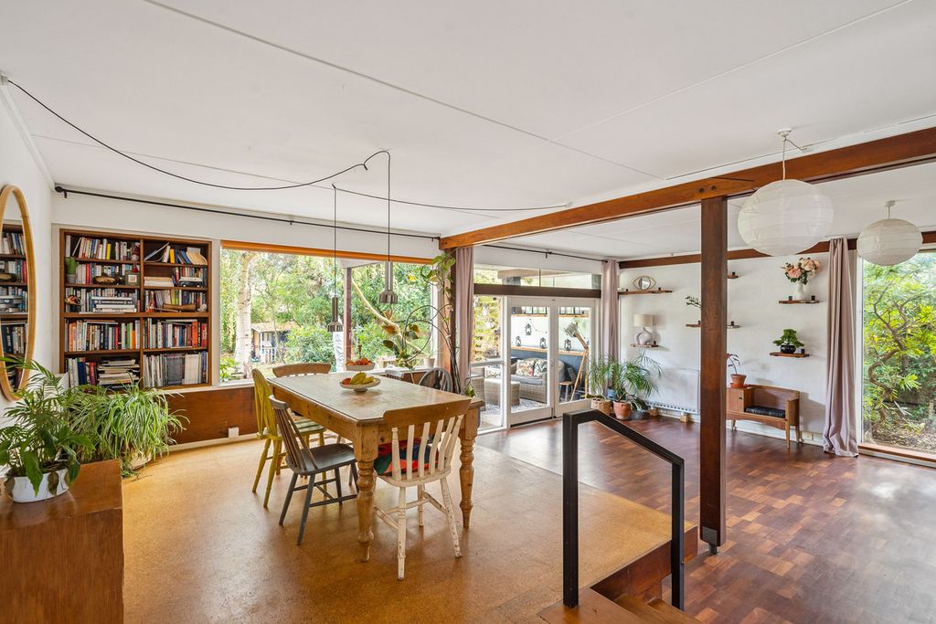 Additional image 13 of 6 bed detached house to rentBridge Road, East Molesey KT8