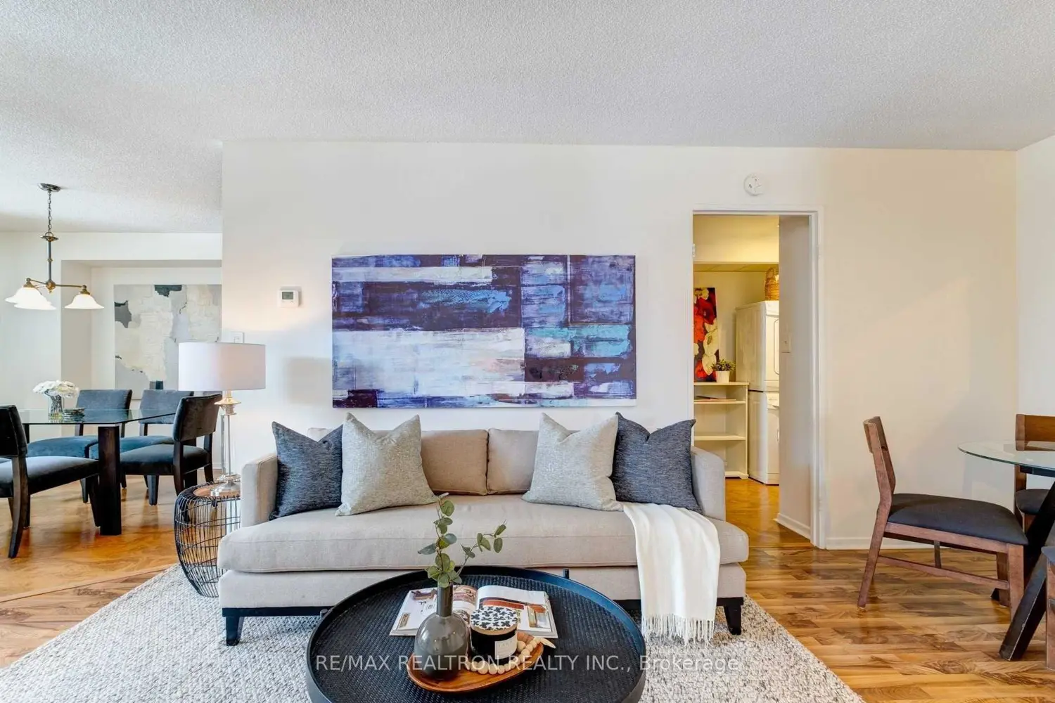 90 Ling Road 404