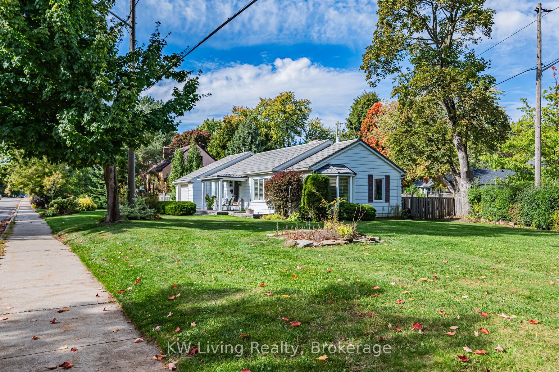 Additional image 3 of 43 Maple Avenue S, Mississauga, ON, L5H 2R5