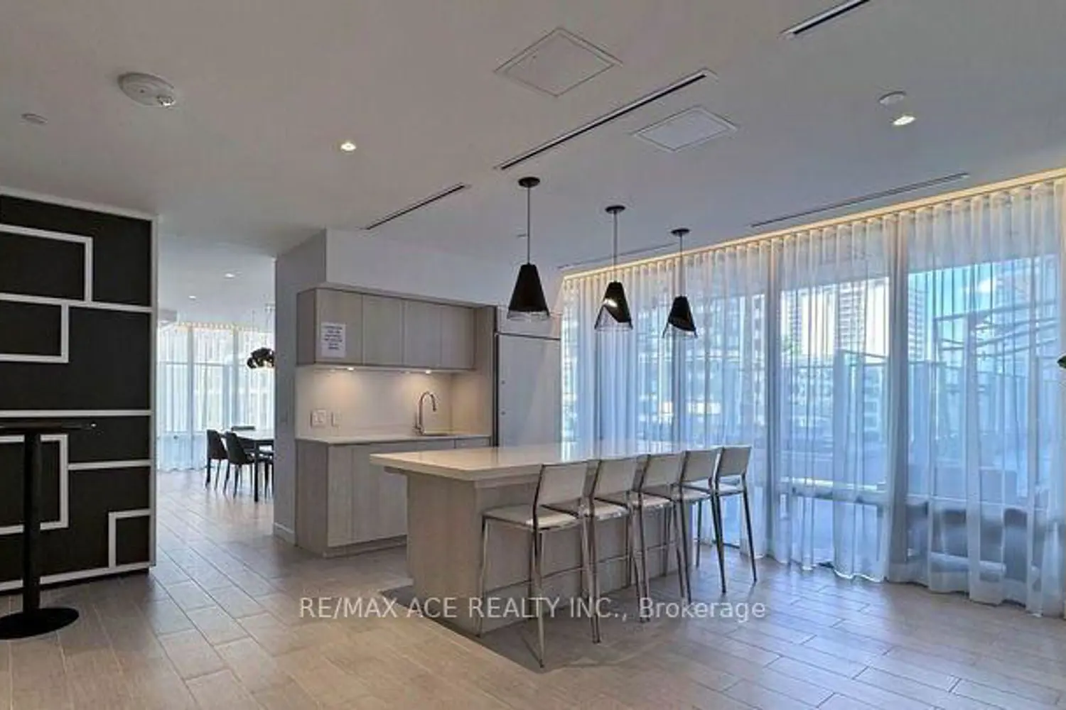 Additional image 5 of 195 Redpath Avenue 2314