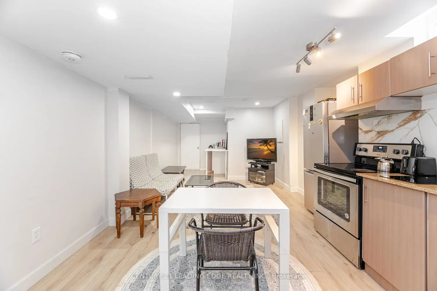 Additional image 17 of 344 Marble Place