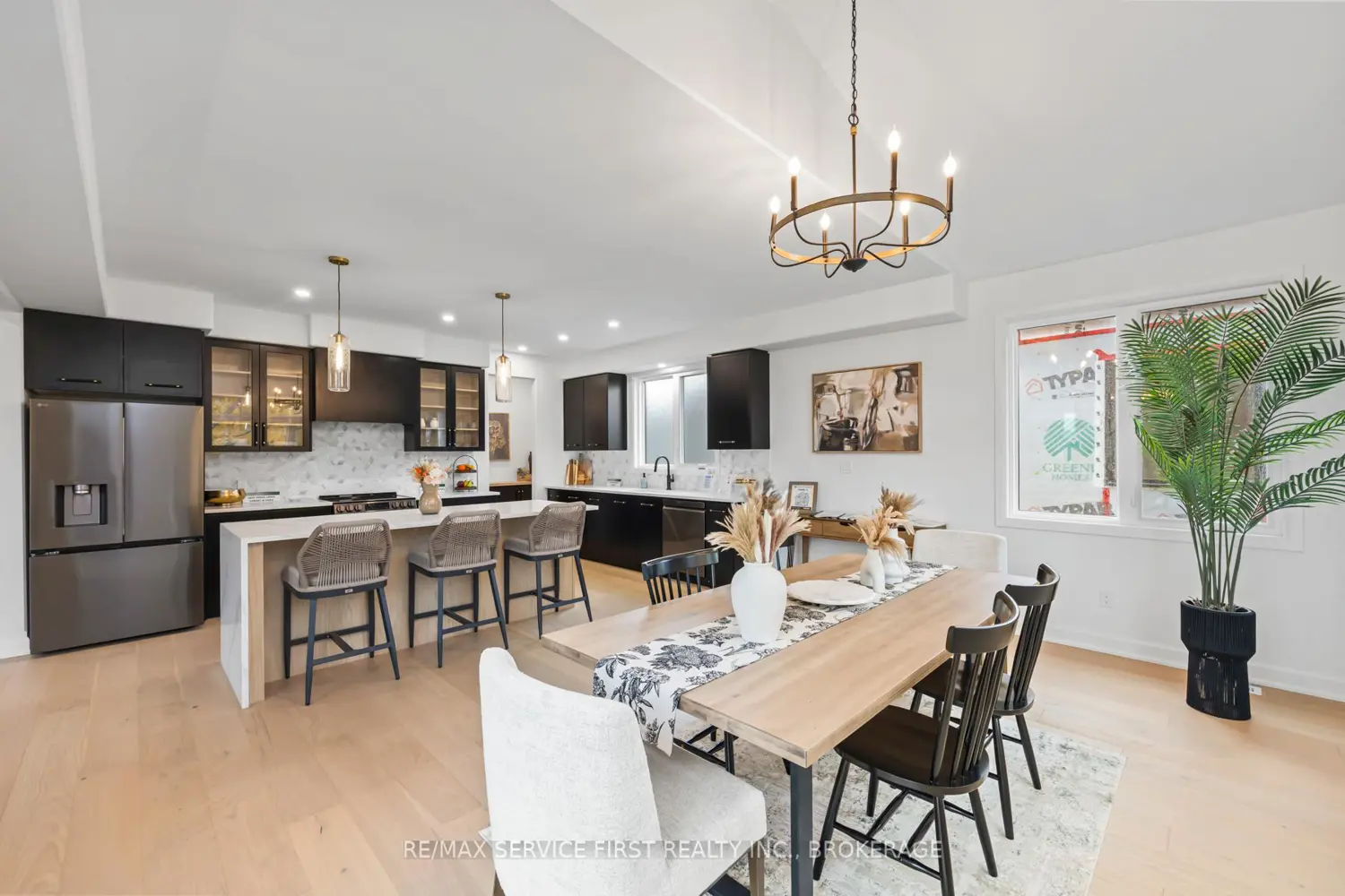 Additional image 7 of 1366 Woodfield Crescent