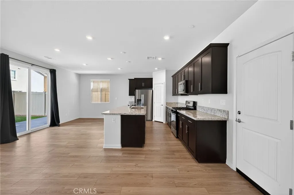 Additional image 11 of 694 Dahlia Ln, San Jacinto, CA 92583