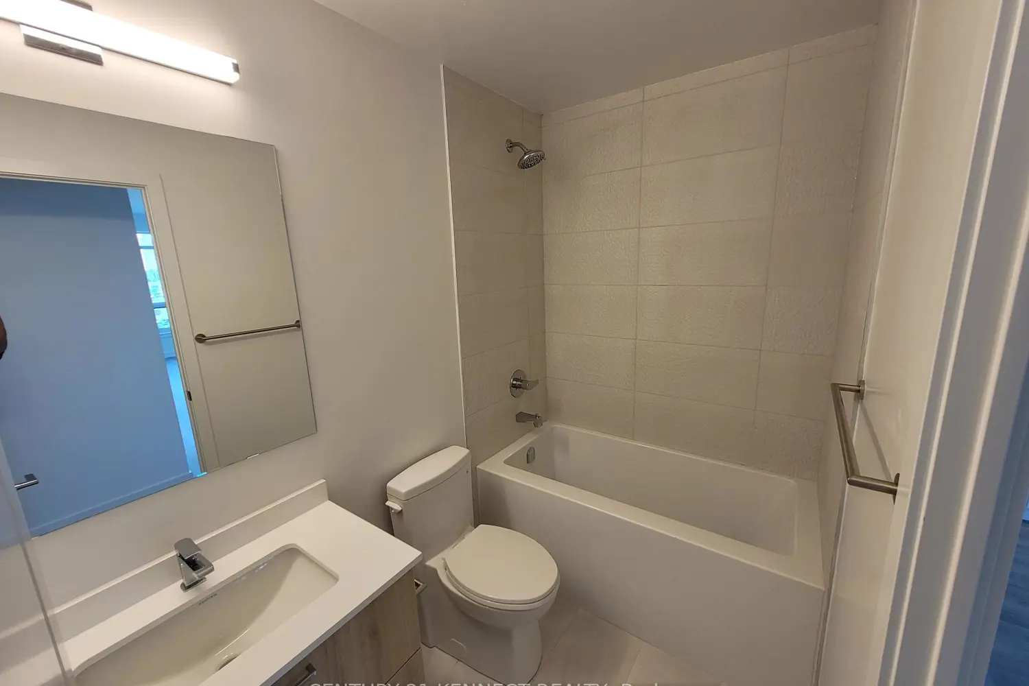 Additional image 9 of 50 Upper Mall Way B-432