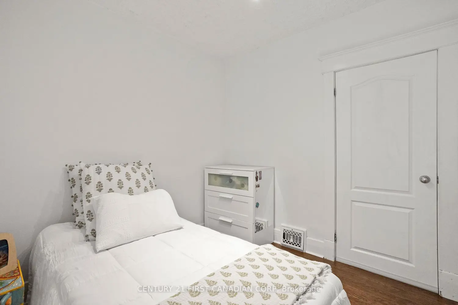 Additional image 5 of 872 Lovett Street