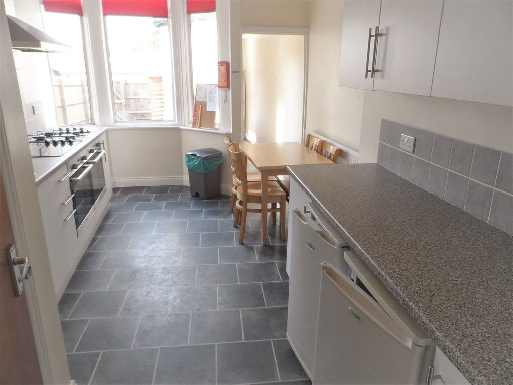 Additional image 4 of 5 bed shared accommodation to rentRoyal Terrace, Barrack Road, Northampton NN1