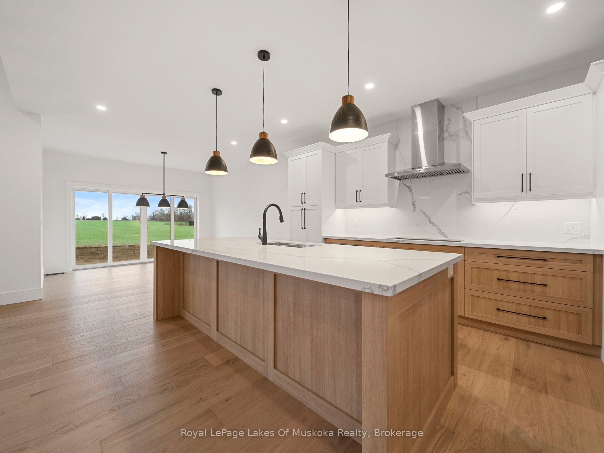 Additional image 5 of 23 Henry Ball Court, Oro-medonte, ON, L0K 2G1