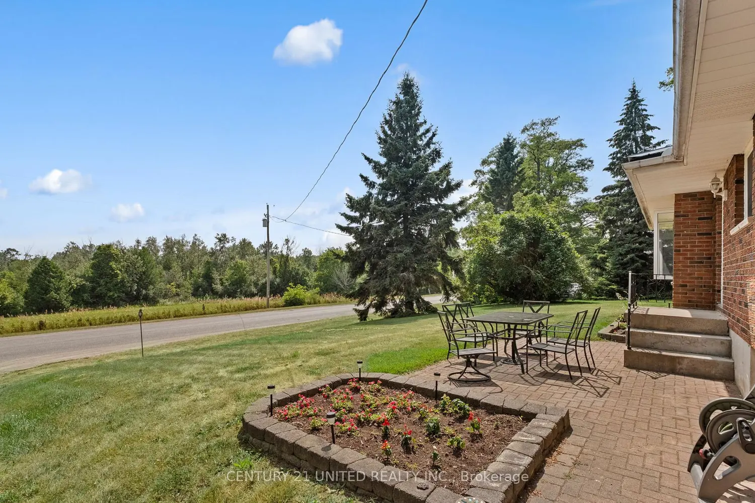 120 Massey Road photo 4