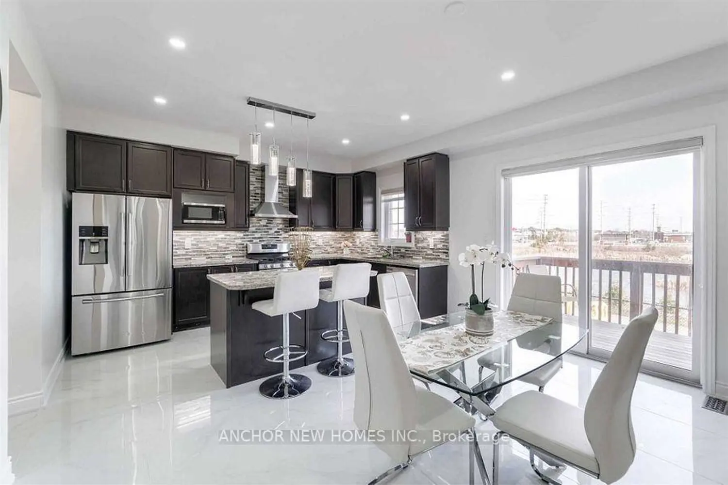 Additional image 10 of 48 Yarmouth Street