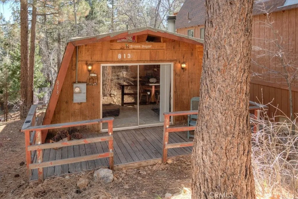 Additional image 3 of 813 Cedar Lane, Sugarloaf, CA 92386