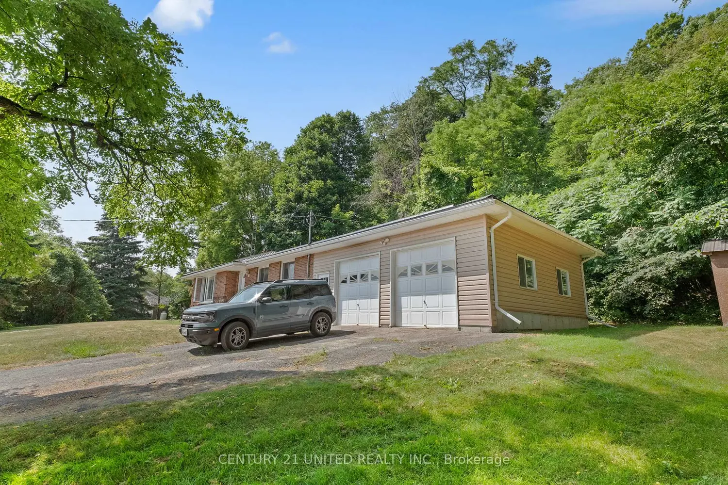 120 Massey Road photo 3