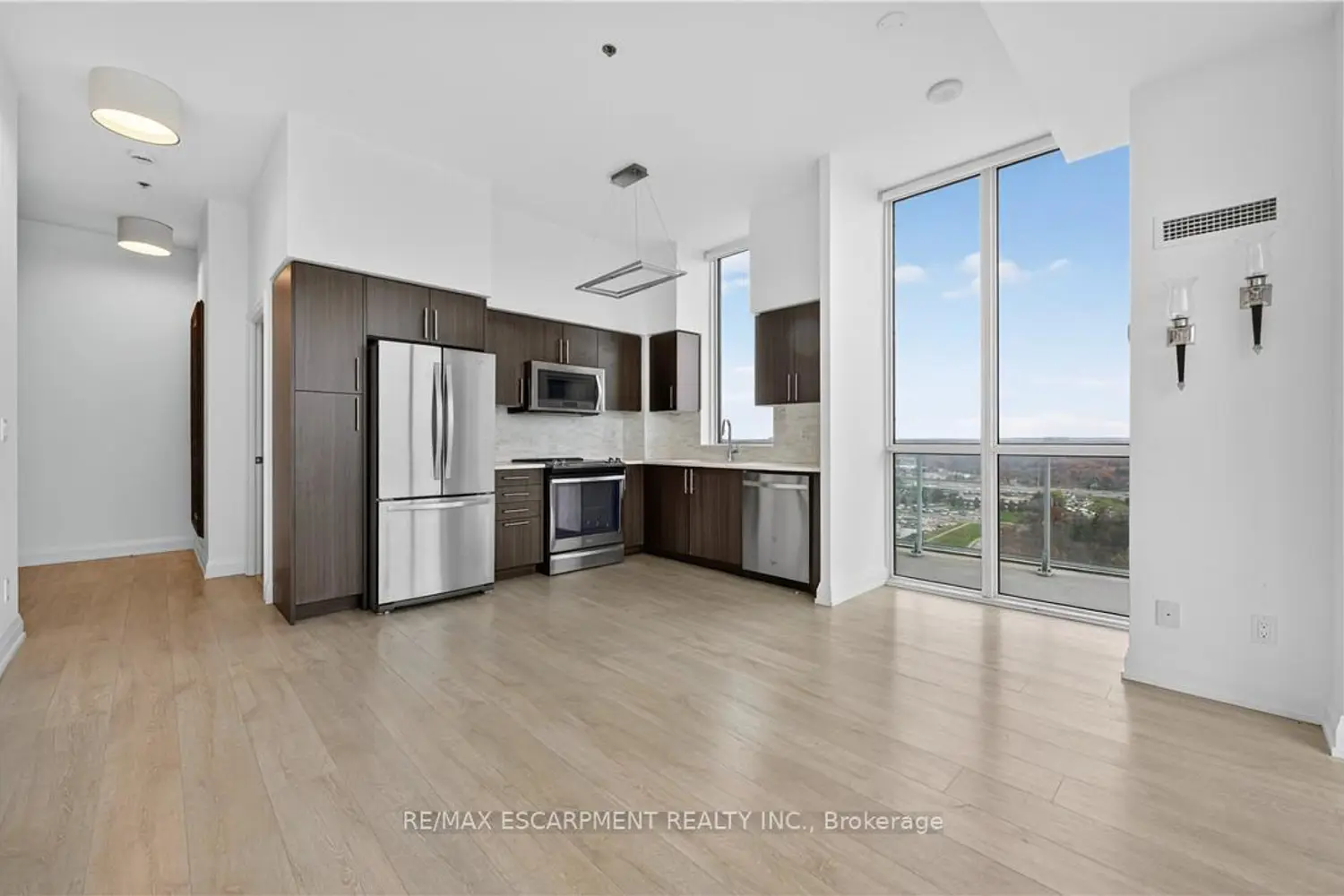 Additional image 7 of 65 Speers Road Ph03