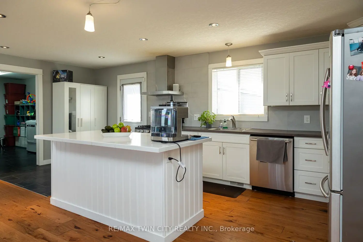 Additional image 9 of 4595 Kelvin Road