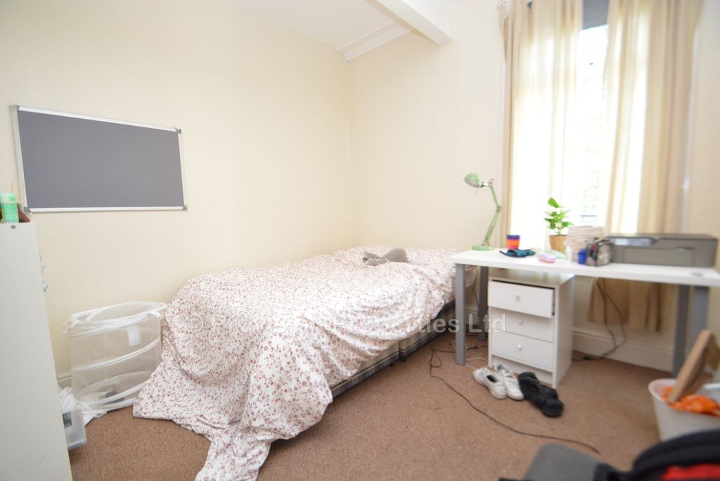 Additional image 5 of 8 bed terraced house to rentAsh Grove, Hyde Park, Leeds LS6