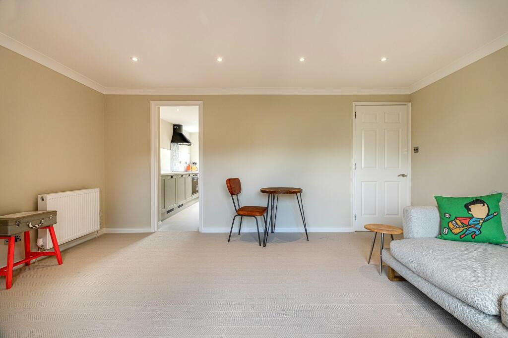 Additional image 6 of 2 Bed Flat, Riverview Place, G5, N1 7GU