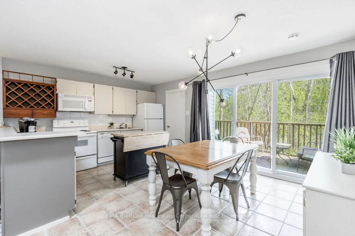 Additional image 10 of 214 Escarpment Crescent 31