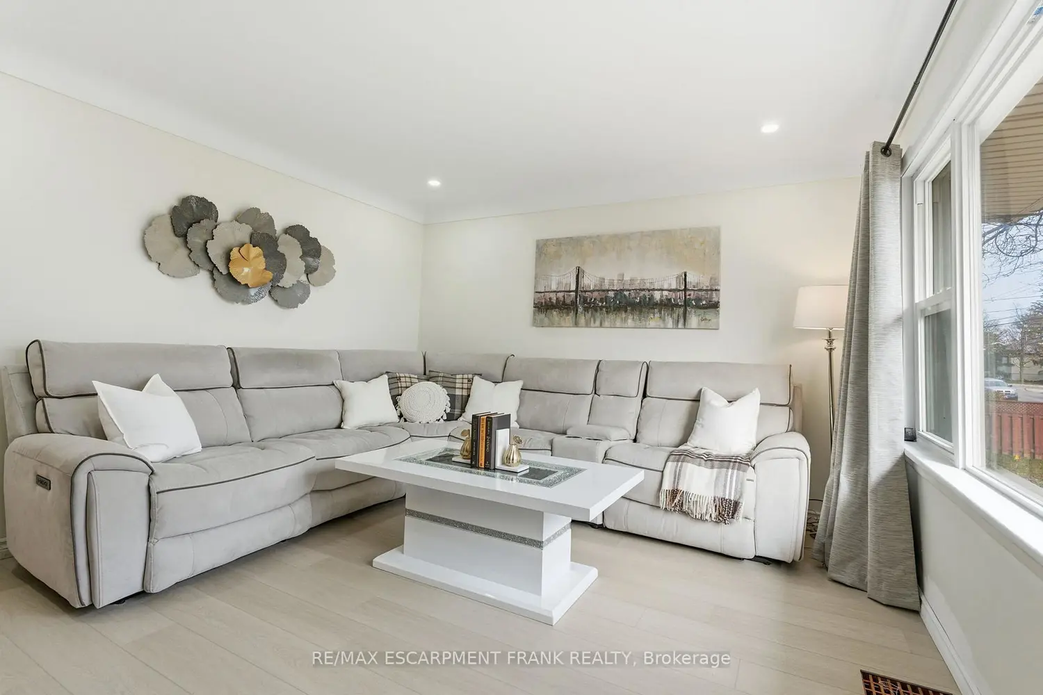 Additional image 3 of 352 East 28Th Street