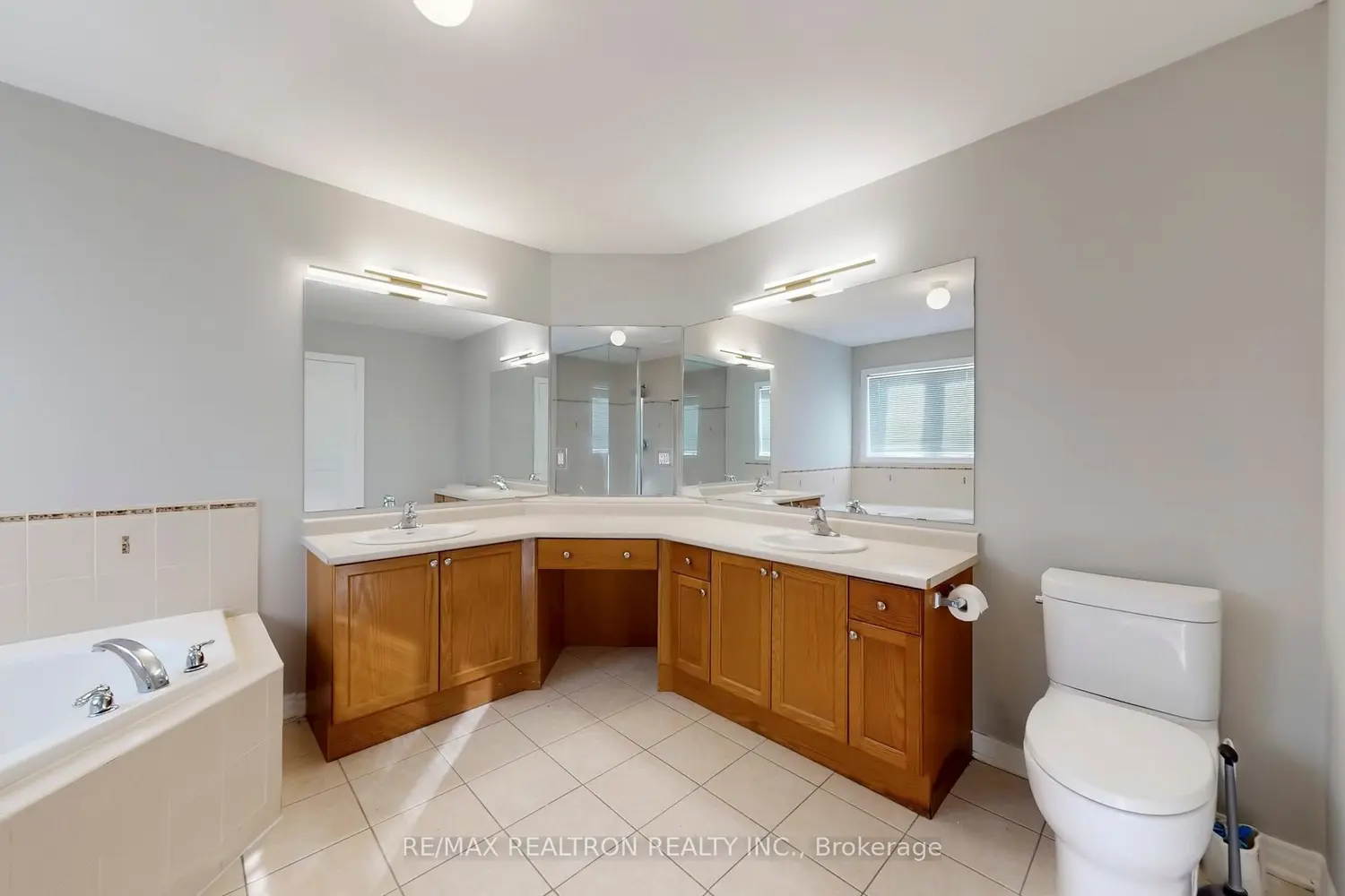 Additional image 15 of 145 Stonechurch Crescent