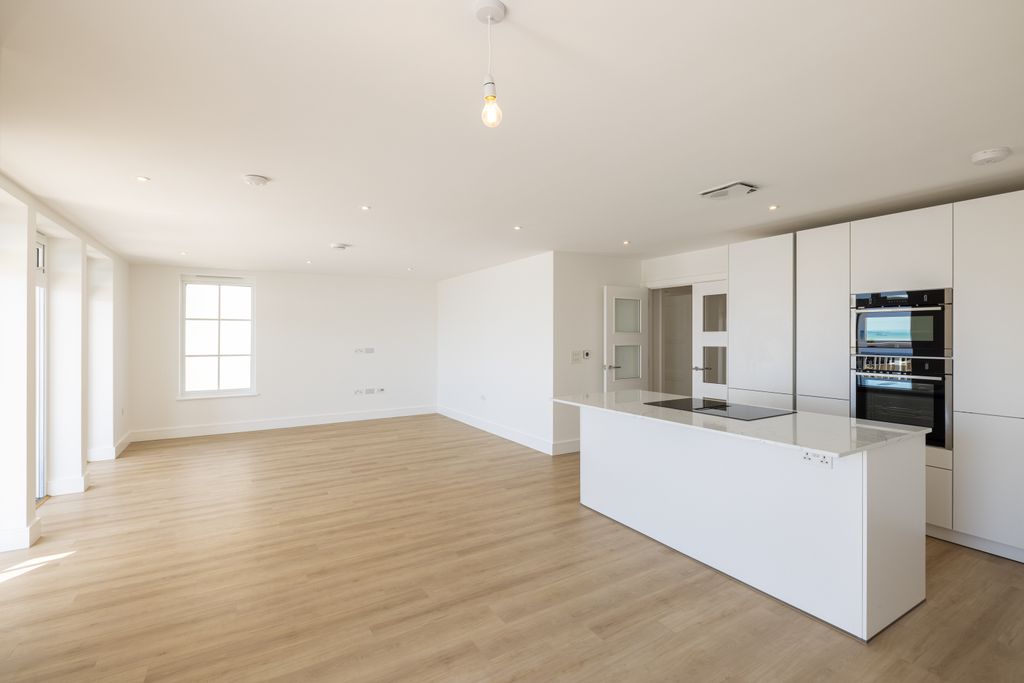 Additional image 15 of 3 bed flat to rentLa Route De La Haule, St. Lawrence, Jersey JE3