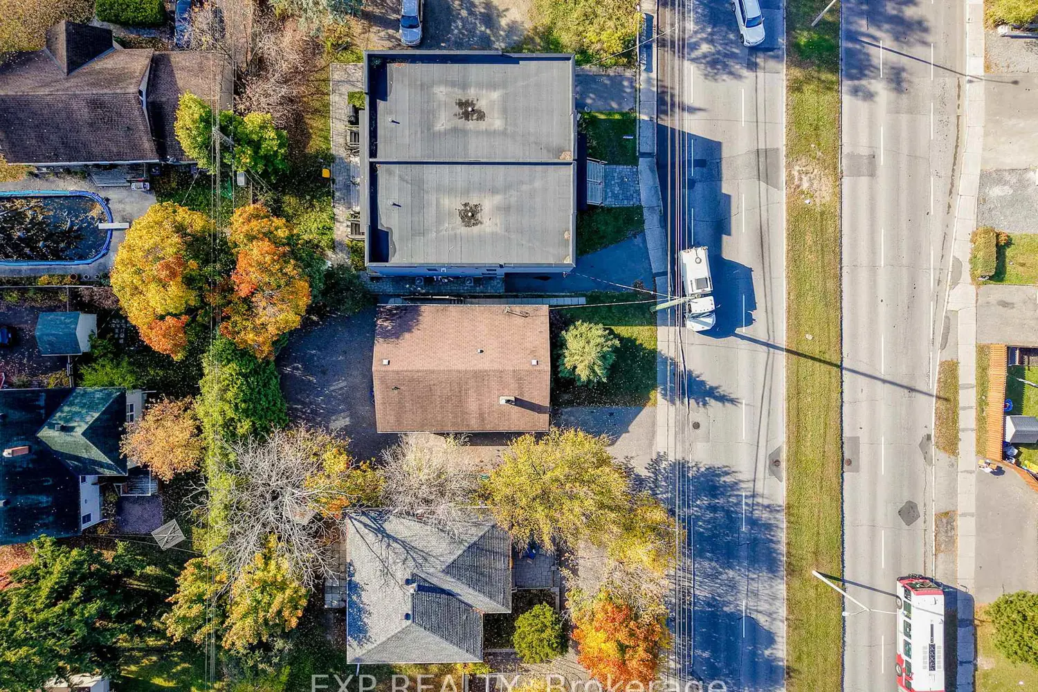 1554 Baseline Road photo 3