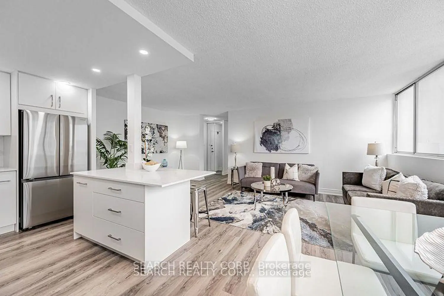 Additional image 9 of 3590 Kaneff Crescent 1108