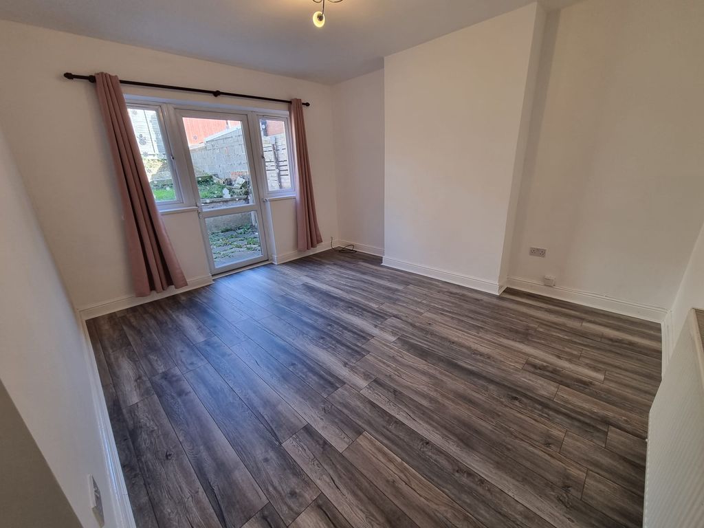 Additional image 5 of 3 bed semi-detached house to rentBraunstone Avenue, Leicester LE3