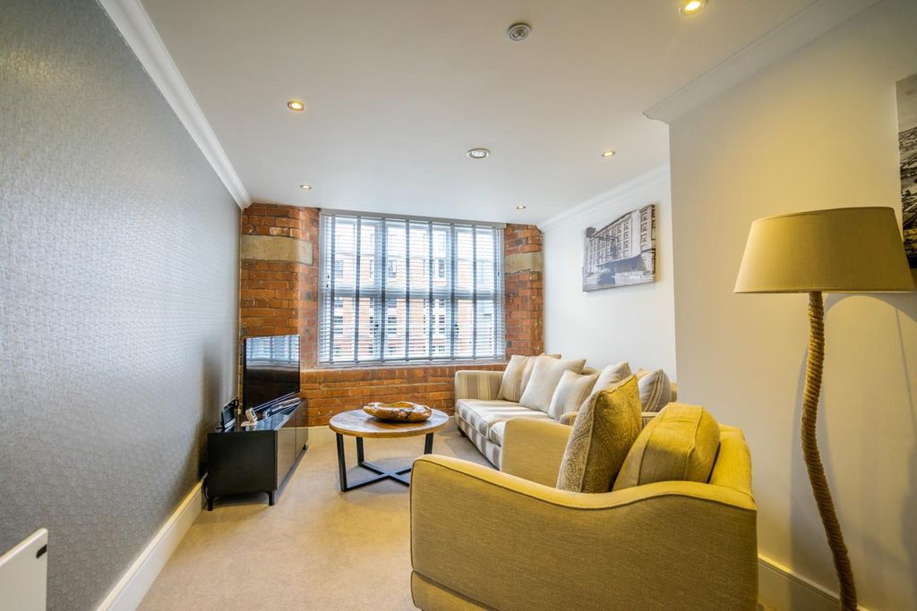 2 bed flat to rentCocoa Suites, Navigation Road, York YO1