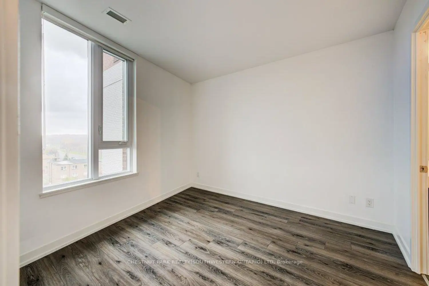 Additional image 5 of 3100 Keele Street 612