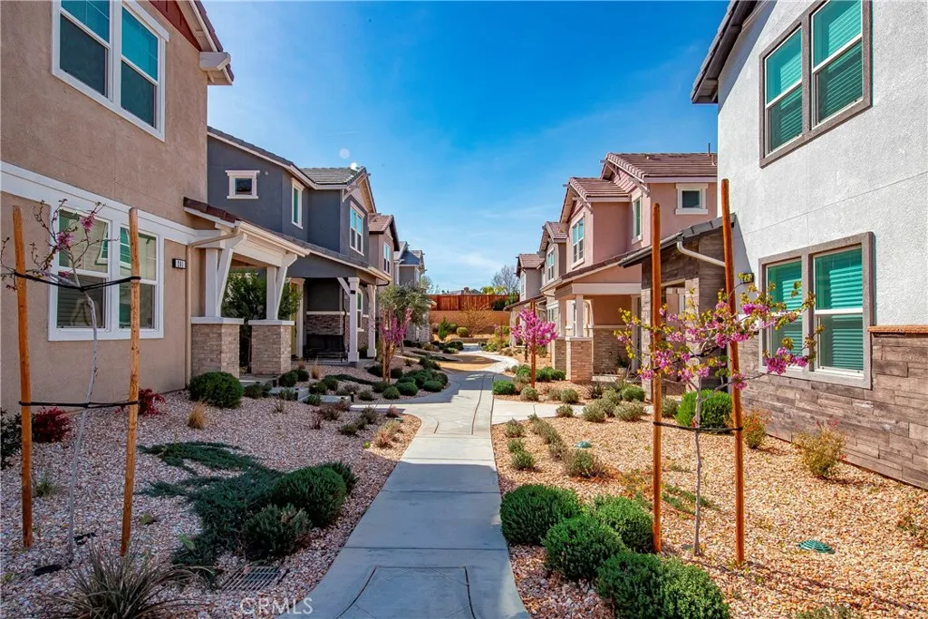 Additional image 35 of 260 Summerville LN, Palmdale, CA 93551