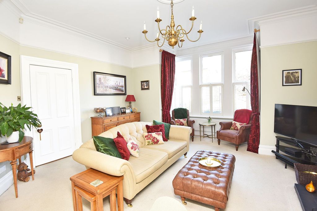 Additional image 4 of 5 bed property to rentWest End Avenue, Harrogate HG2