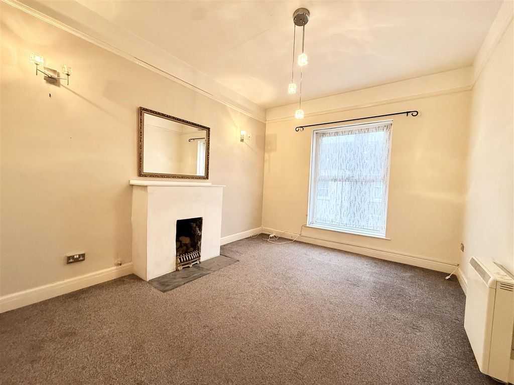 Additional image 3 of 2 bed flat to rentBush Street, Pembroke Dock SA72