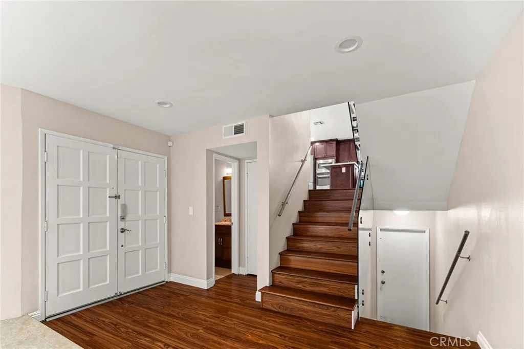 Additional image 71 of 3751 Prestwick Dr, Los Angeles, CA 90027