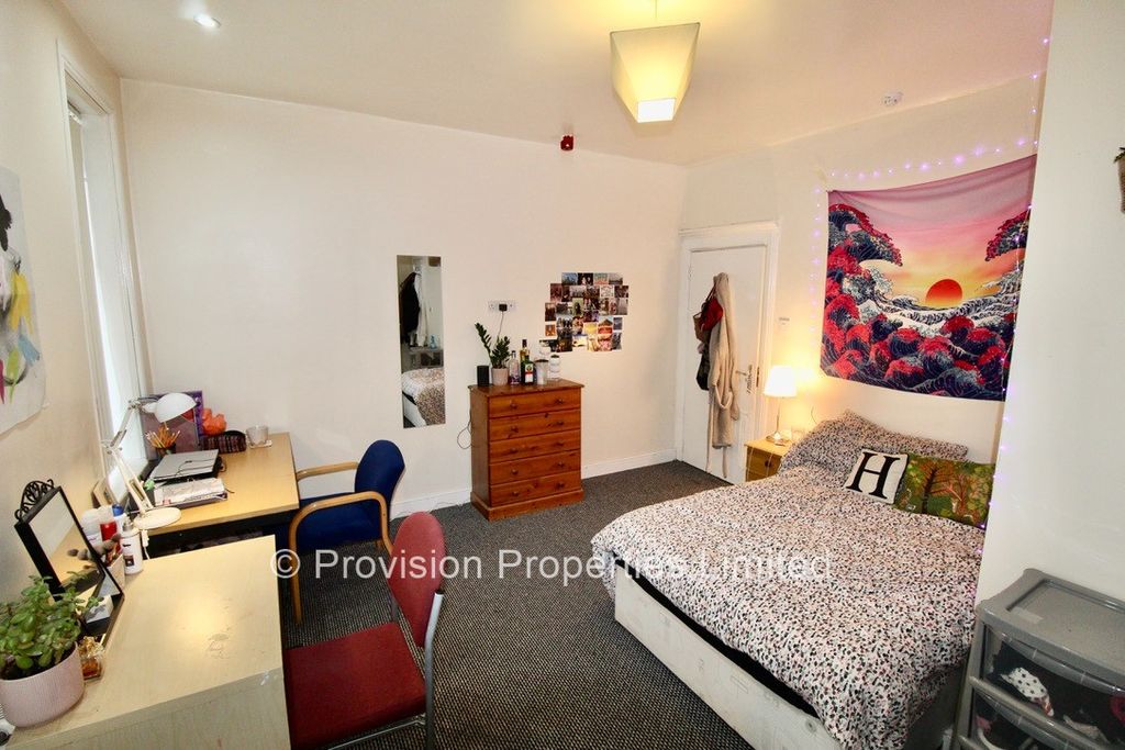 Additional image 7 of 8 bed semi-detached house to rentSt. Michaels Villas, Headingley, Leeds LS6