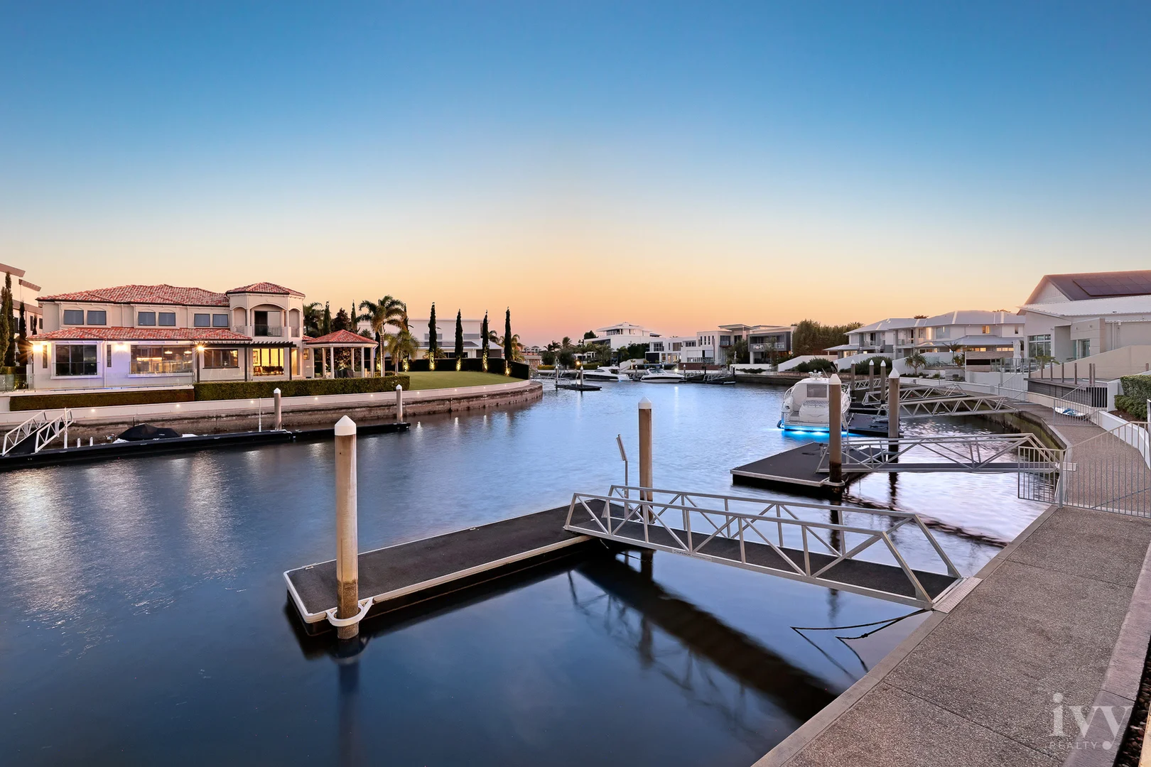 Additional image 32 of 7 Royal Albert Crescent, Sovereign Islands QLD 4216