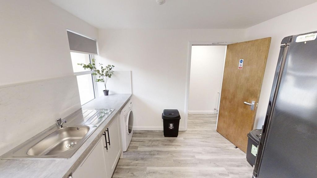 5 bed flat to rent10 Piccadilly Place, Bath BA1 photo 5