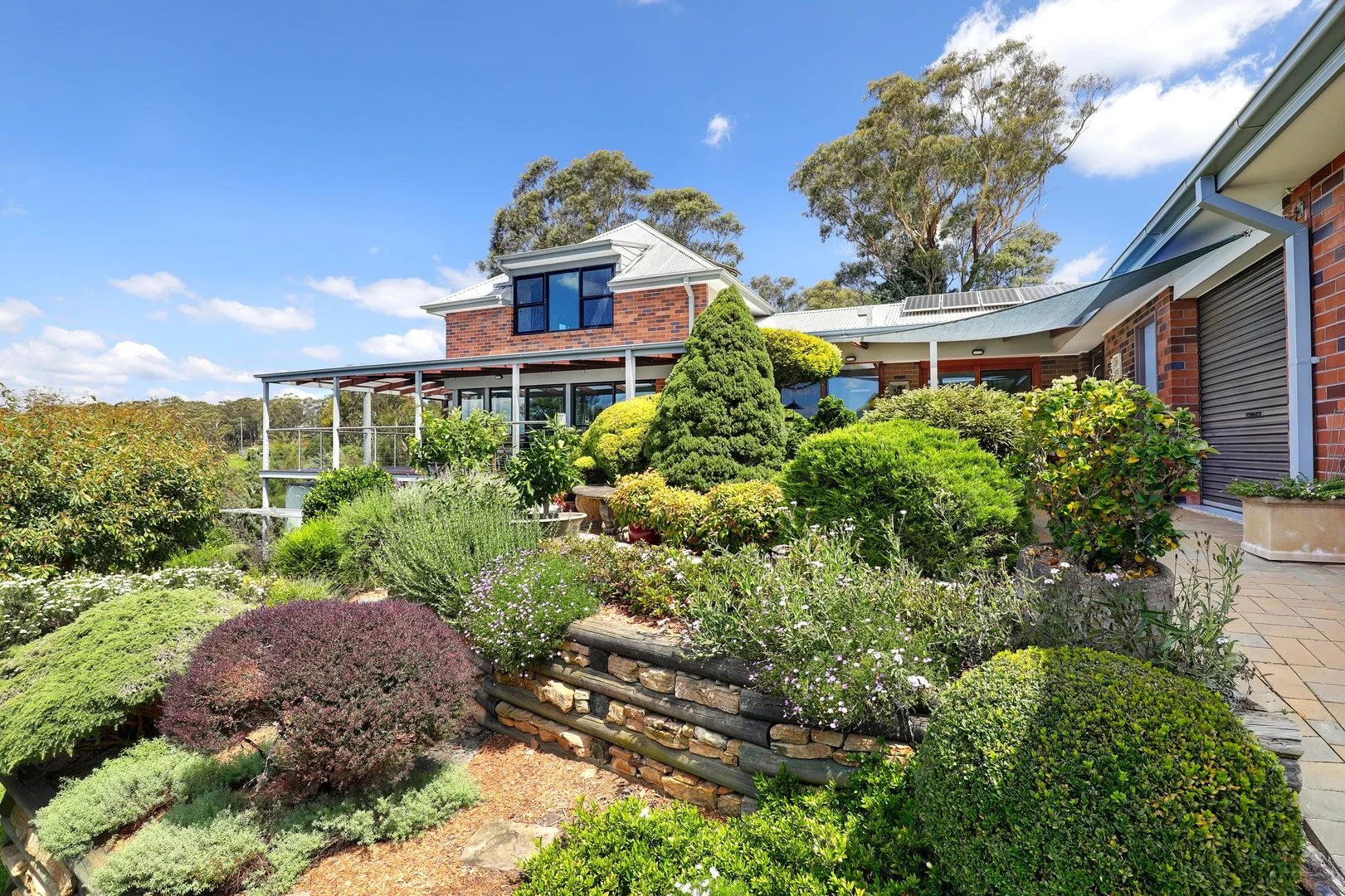 23 Farnham Avenue, Wentworth Falls NSW 2782
