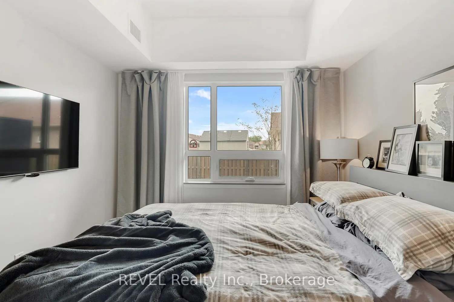 Additional image 7 of 3998 Victoria Avenue 106