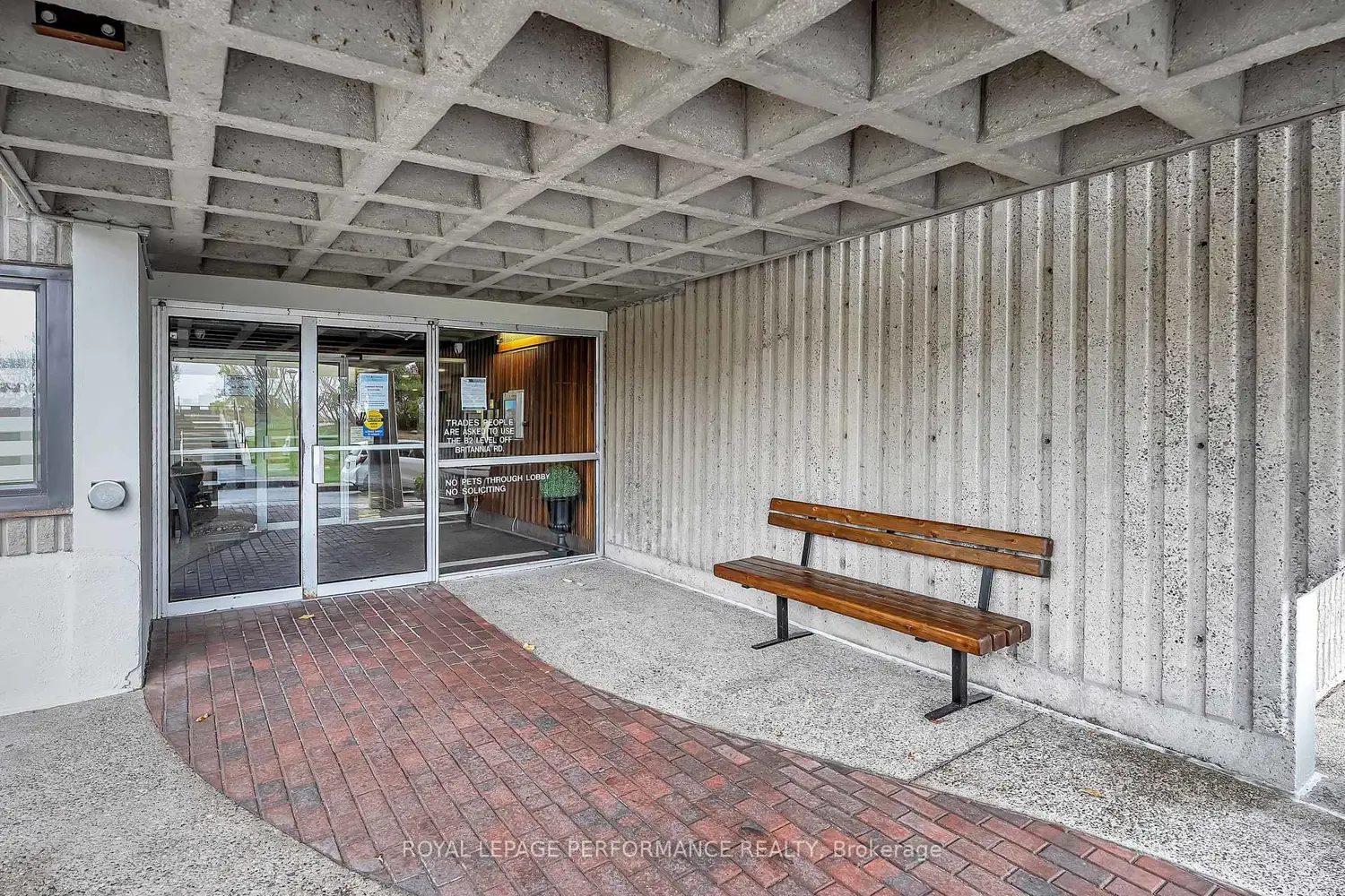 415 Greenview Avenue 308 photo 3