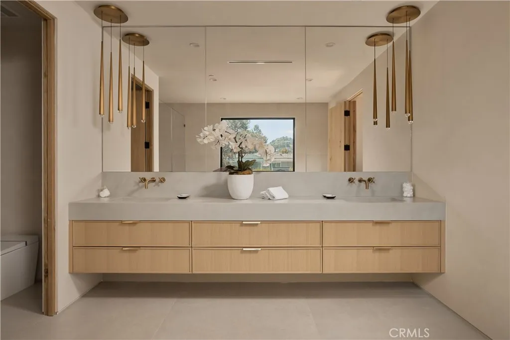 Additional image 25 of 13024 Bloomfield Street, Studio City, CA 91604