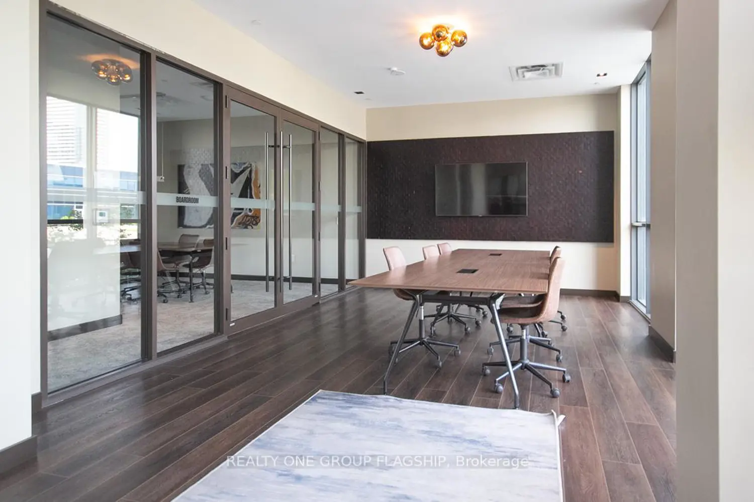 Additional image 16 of 38 Honeycrisp Crescent 308E