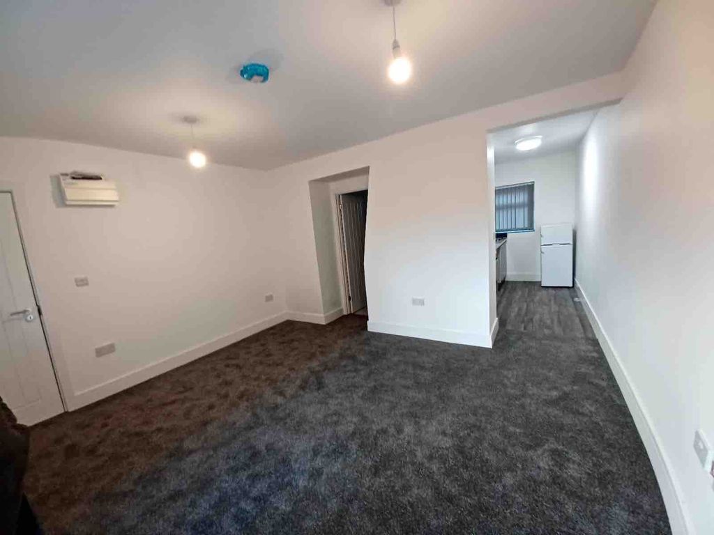 Additional image 2 of 8 bed block of flats to rentComberton Road, Kidderminster DY10