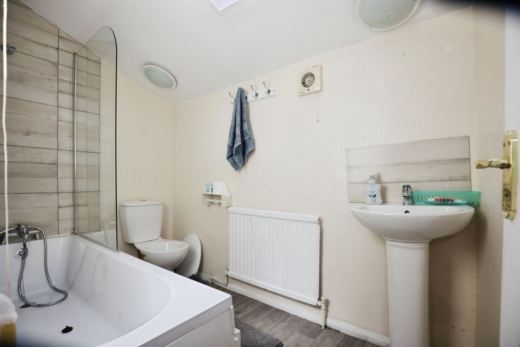 Additional image 12 of 3 bed flat to rentMilitary Road, Northampton NN1