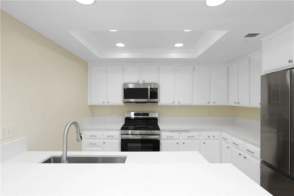 Additional image 17 of 94 Greenfield, Irvine, CA 92614