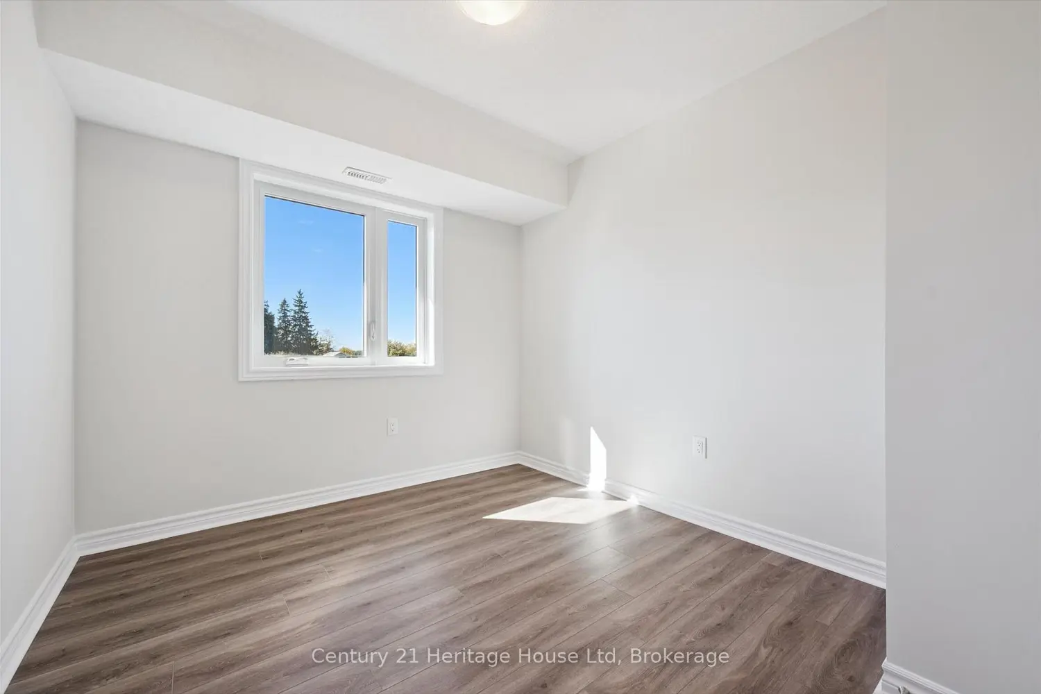 Additional image 18 of 465 Garafraxa Street 6