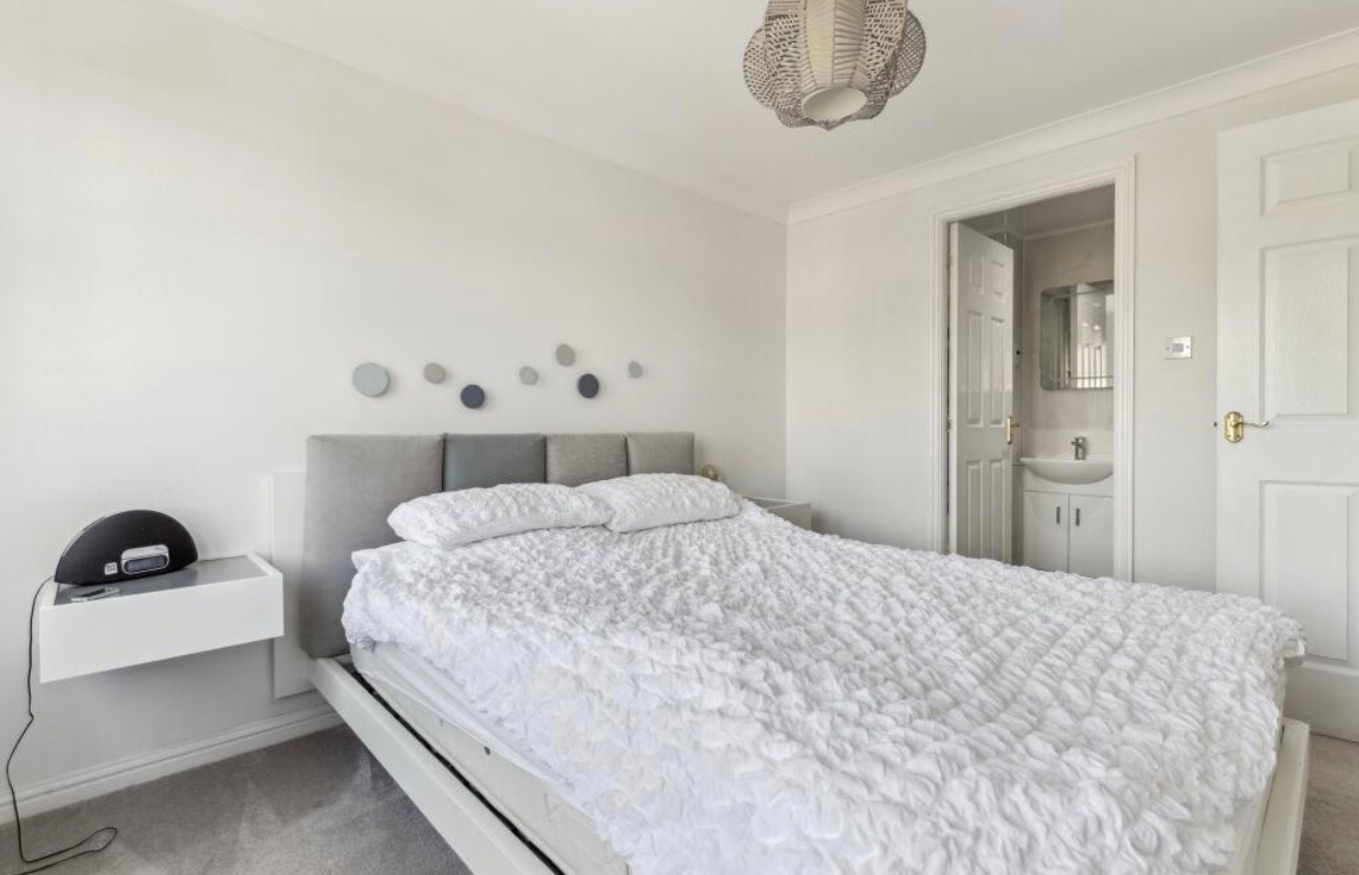 Additional image 3 of 2 Bed Flat, Branklyn Court, G13, N1 7GU