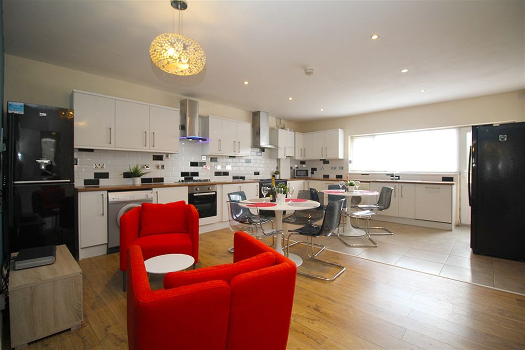 Additional image 10 of 9 bed town house to rentCarington Street, Loughborough LE11