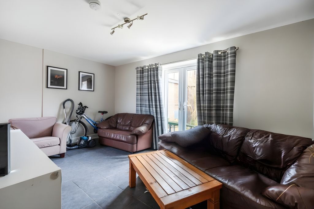 Additional image 2 of 6 bed property to rentScarnell Road, Norwich NR5